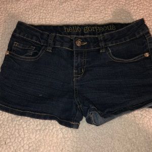 Cute denim shorts!